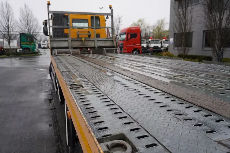 Iveco Stralis 420 8x2 / Zabudowa laweta Fiault / 2 osie skrętne / 17.6 t ładowności zdjęcie 11