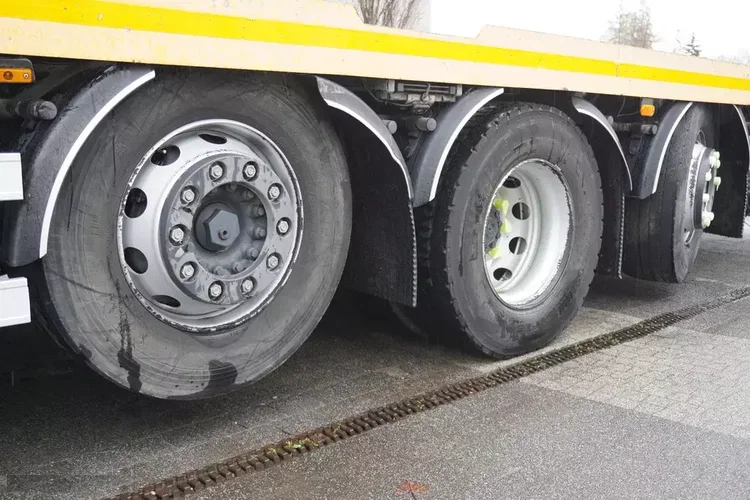 Iveco Stralis 420 8x2 / Zabudowa laweta Fiault / 2 osie skrętne / 17.6 t ładowności zdjęcie 12