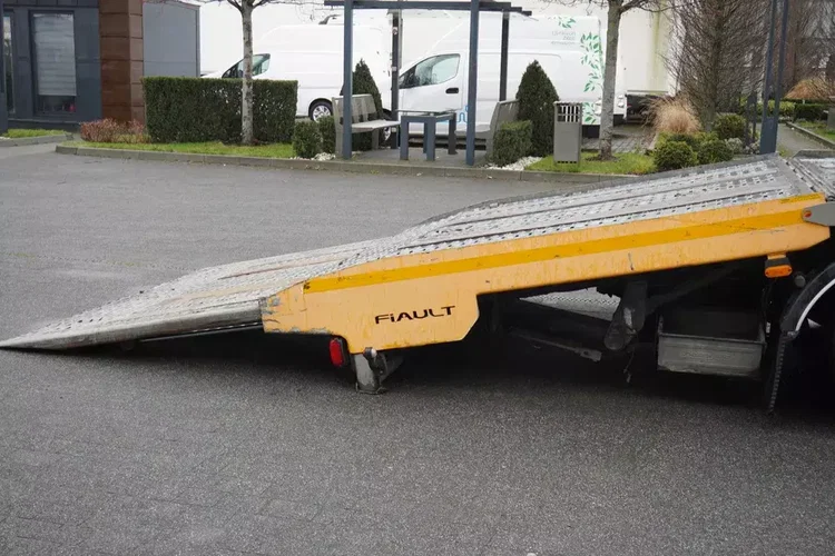 Iveco Stralis 420 8x2 / Zabudowa laweta Fiault / 2 osie skrętne / 17.6 t ładowności zdjęcie 14