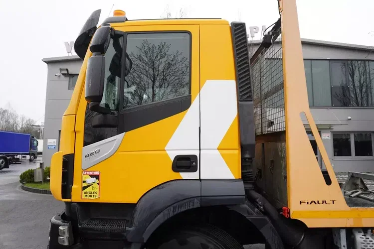 Iveco Stralis 420 8x2 / Zabudowa laweta Fiault / 2 osie skrętne / 17.6 t ładowności zdjęcie 18