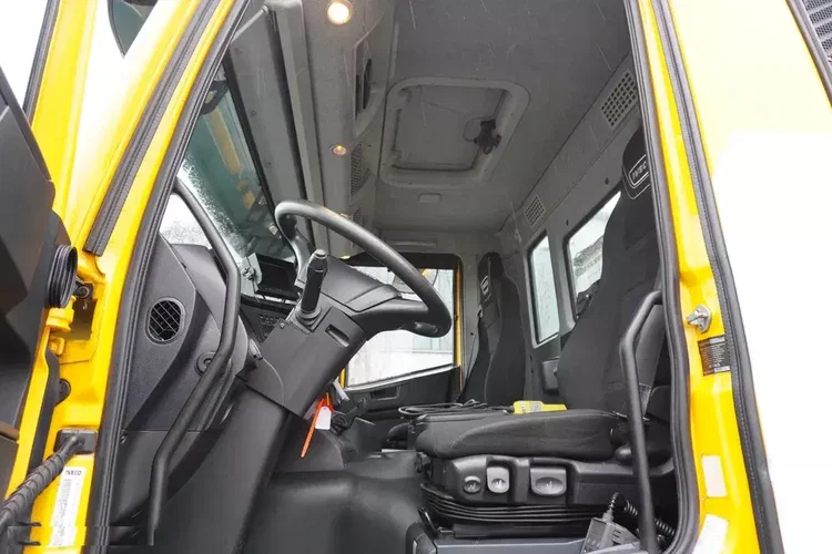 Iveco Stralis 420 8x2 / Zabudowa laweta Fiault / 2 osie skrętne / 17.6 t ładowności zdjęcie 19