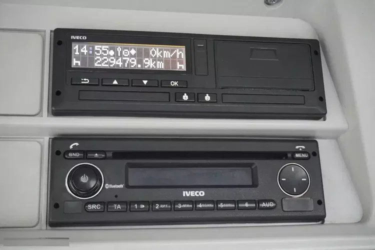 Iveco Stralis 420 8x2 / Zabudowa laweta Fiault / 2 osie skrętne / 17.6 t ładowności zdjęcie 24