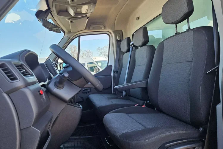 Renault Master Kontener 8 ePAL 84999zł NETTO 2.3 dCi/163KM zdjęcie 19