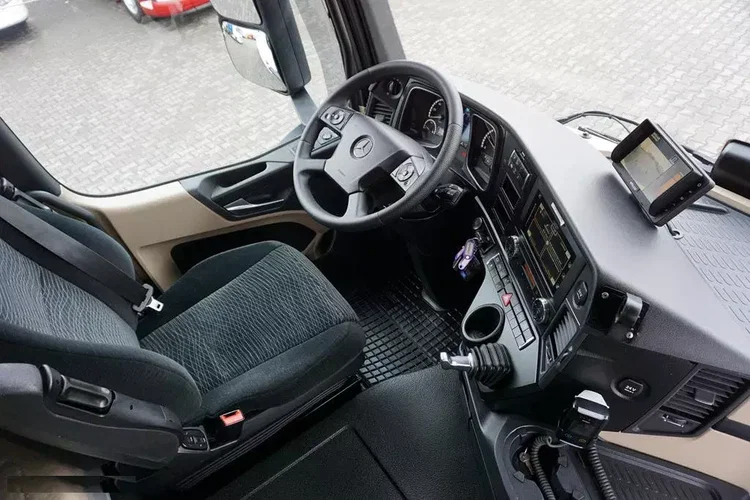 Mercedes ACTROS / 2553 / EURO 6 / CHŁODNIA + WINDA / 23 PALETY / OŚ SKRĘTNA zdjęcie 13