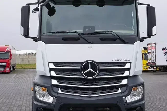 Mercedes ACTROS / 2553 / EURO 6 / CHŁODNIA + WINDA / 23 PALETY / OŚ SKRĘTNA zdjęcie 14