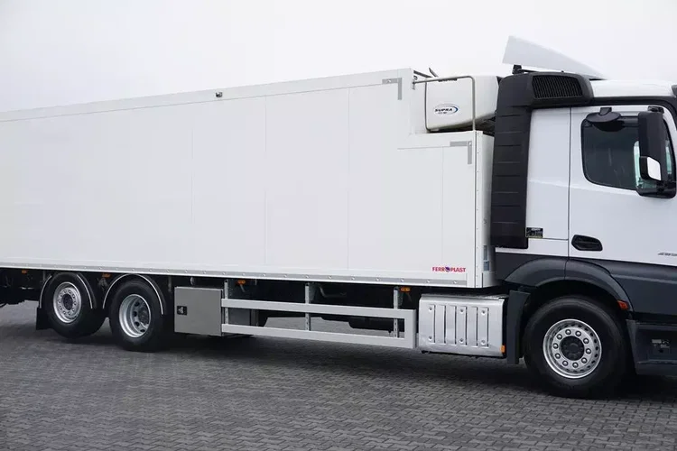 Mercedes ACTROS / 2553 / EURO 6 / CHŁODNIA + WINDA / 23 PALETY / OŚ SKRĘTNA zdjęcie 16