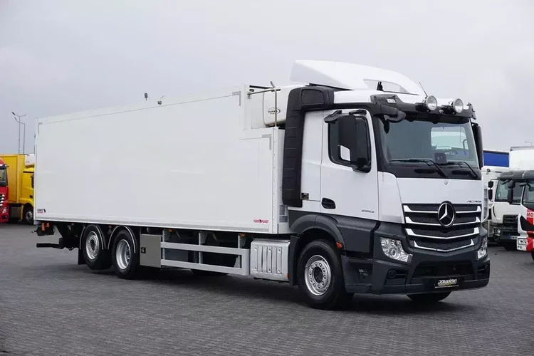 Mercedes ACTROS / 2553 / EURO 6 / CHŁODNIA + WINDA / 23 PALETY / OŚ SKRĘTNA zdjęcie 2