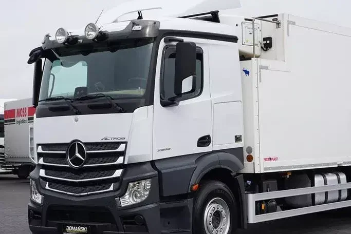 Mercedes ACTROS / 2553 / EURO 6 / CHŁODNIA + WINDA / 23 PALETY / OŚ SKRĘTNA zdjęcie 21
