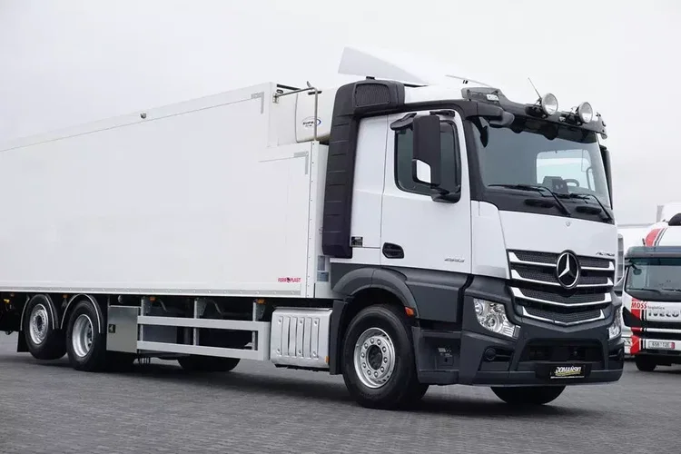 Mercedes ACTROS / 2553 / EURO 6 / CHŁODNIA + WINDA / 23 PALETY / OŚ SKRĘTNA zdjęcie 30