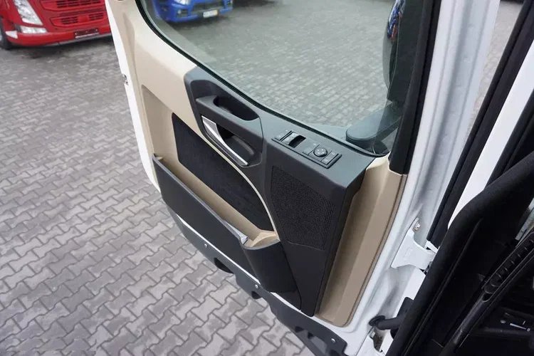 Mercedes ACTROS / 2553 / EURO 6 / CHŁODNIA + WINDA / 23 PALETY / OŚ SKRĘTNA zdjęcie 39