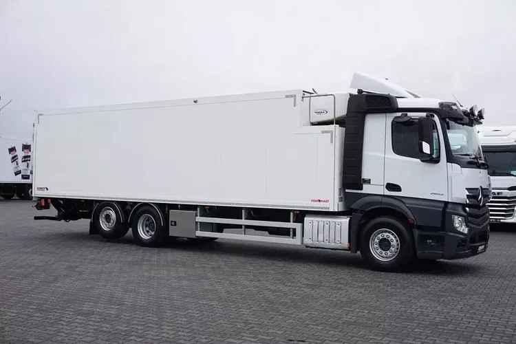 Mercedes ACTROS / 2553 / EURO 6 / CHŁODNIA + WINDA / 23 PALETY / OŚ SKRĘTNA zdjęcie 4
