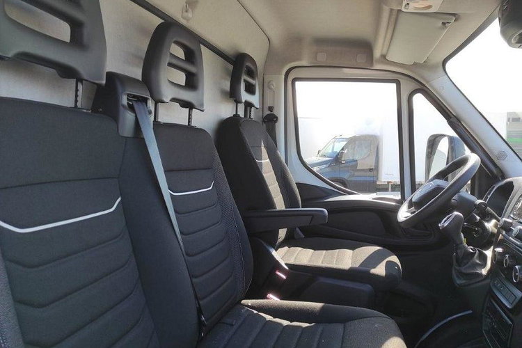 IVECO DAILY 70C18 zdjęcie 9