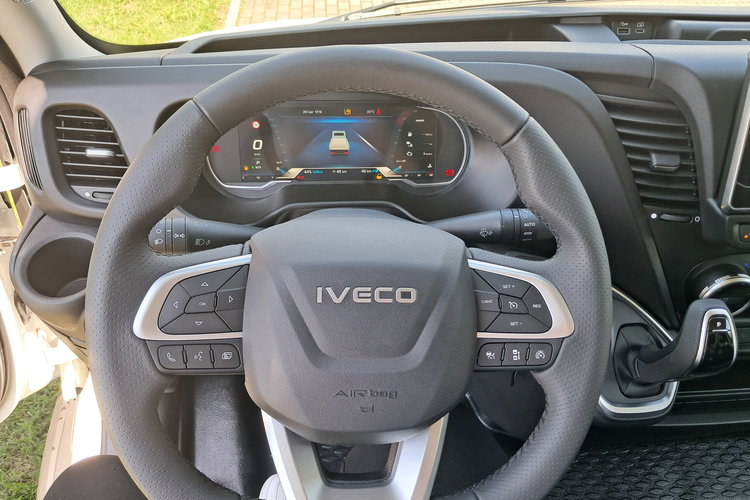 IVECO Daily 35S18HA8 zdjęcie 21