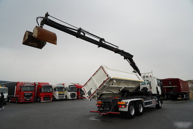Renault C 430 / 6x4 / WYWROTKA 2 STRONNA / HYDROBURTA + HDS HIAB 211 EP-3 / EURO 6 / STEROWANIE RADIOWE / ROTATOR / ŁYŻKA zdjęcie 12