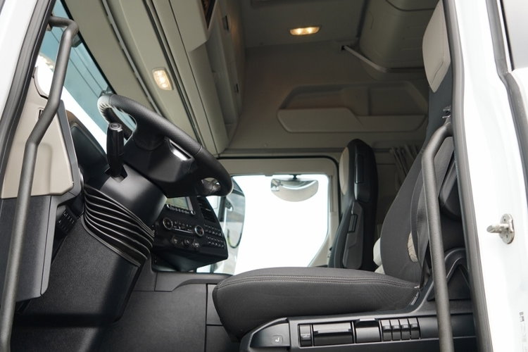 Ford F-MAX 500 / HYDRAULIKA / KLIMA POSTOJOWA zdjęcie 23