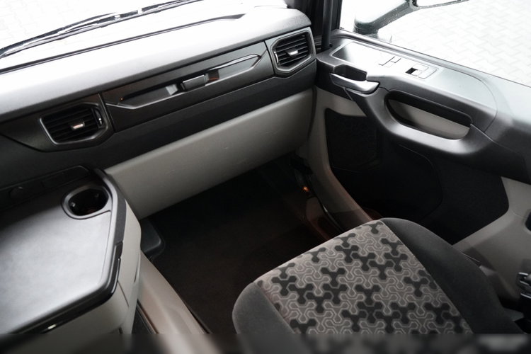 Scania R 450 / RETARDER / KLIMATYZACJA POSTOJOWA / OPONY 100% / PO ZŁOTYM KONTRAKCIE zdjęcie 30