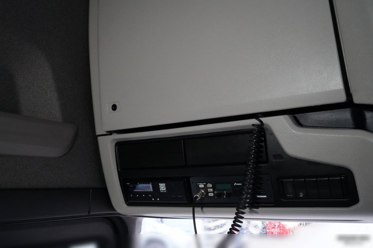 Scania R 450 / RETARDER / KLIMATYZACJA POSTOJOWA / OPONY 100% / PO ZŁOTYM KONTRAKCIE zdjęcie 31