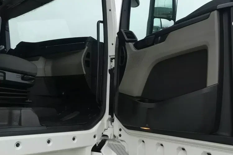 MAN TGX 18.470 / HYDRAULIKA / AUTOMAT / EURO 6 / STANDARD / zdjęcie 26