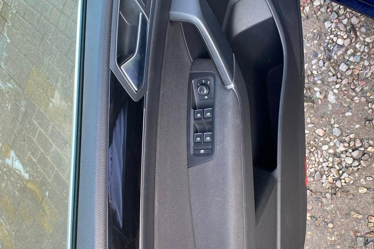 Volkswagen Touran 1.4tsi pasek nowy polski salon High line 1 wl full led navi kamera 7o zdjęcie 37