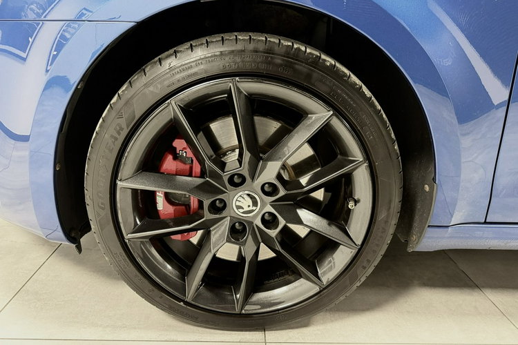 Skoda Octavia 2.0 TSI 220KM RS CHALLENGE RS Mode Black Pakiet Duża Navi CANTON zdjęcie 13