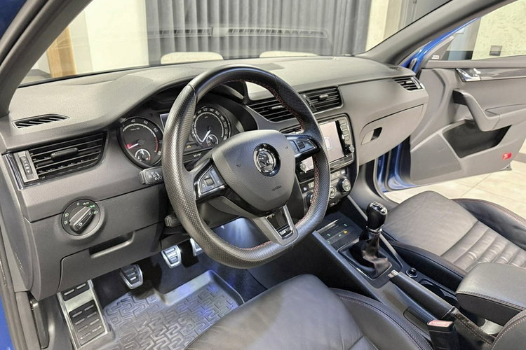 Skoda Octavia 2.0 TSI 220KM RS CHALLENGE RS Mode Black Pakiet Duża Navi CANTON zdjęcie 22