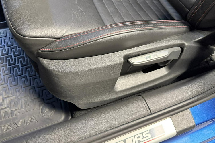 Skoda Octavia 2.0 TSI 220KM RS CHALLENGE RS Mode Black Pakiet Duża Navi CANTON zdjęcie 24