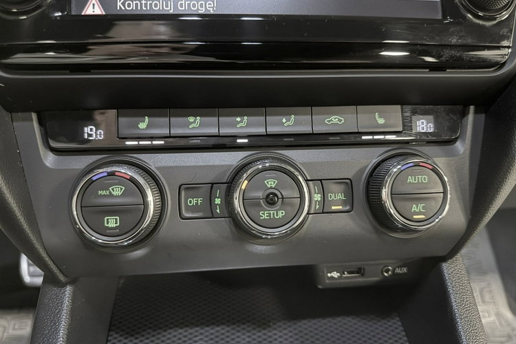 Skoda Octavia 2.0 TSI 220KM RS CHALLENGE RS Mode Black Pakiet Duża Navi CANTON zdjęcie 33