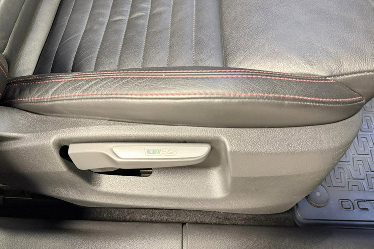 Skoda Octavia 2.0 TSI 220KM RS CHALLENGE RS Mode Black Pakiet Duża Navi CANTON zdjęcie 39