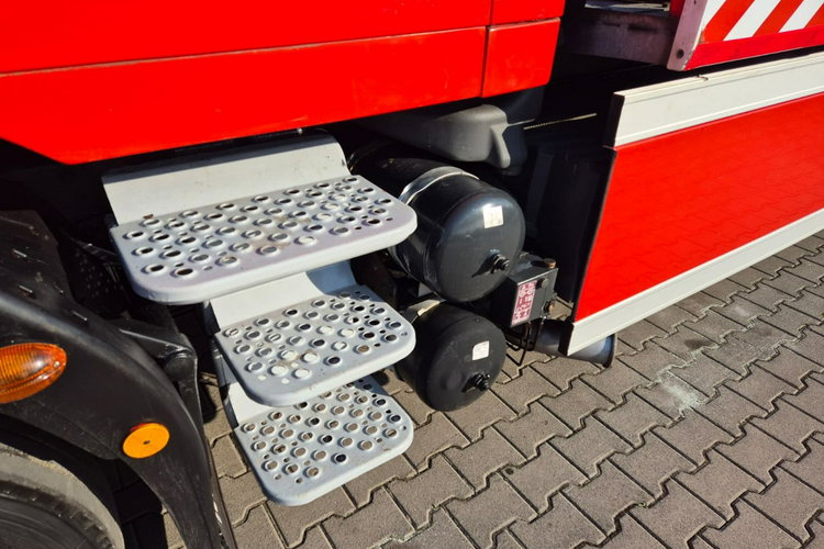 EuroCargo ML120 EEV Iveco Euro Cargo ML 120 / DOPEL KABINA 6 OSÓB / RUCHOMA PODŁOGA zdjęcie 14