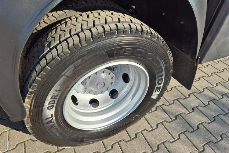 EuroCargo ML120 EEV Iveco Euro Cargo ML 120 / DOPEL KABINA 6 OSÓB / RUCHOMA PODŁOGA zdjęcie 16