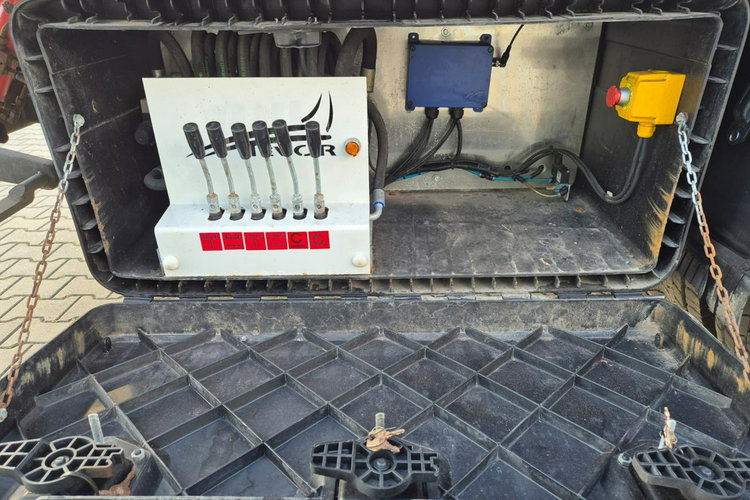 EuroCargo ML120 EEV Iveco Euro Cargo ML 120 / DOPEL KABINA 6 OSÓB / RUCHOMA PODŁOGA zdjęcie 19