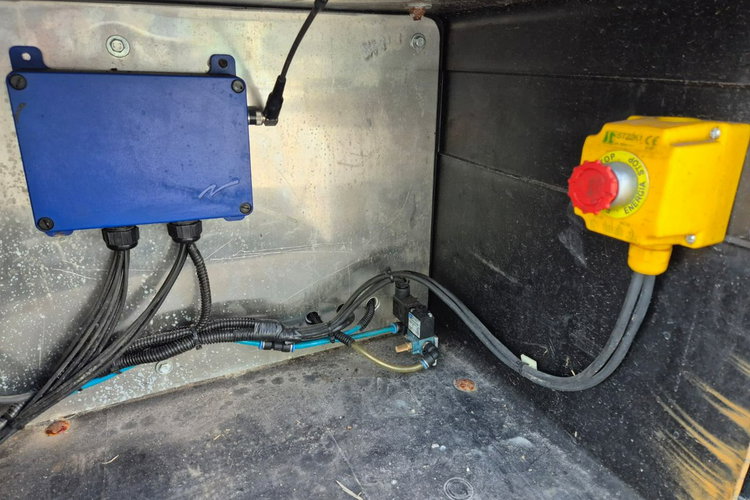 EuroCargo ML120 EEV Iveco Euro Cargo ML 120 / DOPEL KABINA 6 OSÓB / RUCHOMA PODŁOGA zdjęcie 21