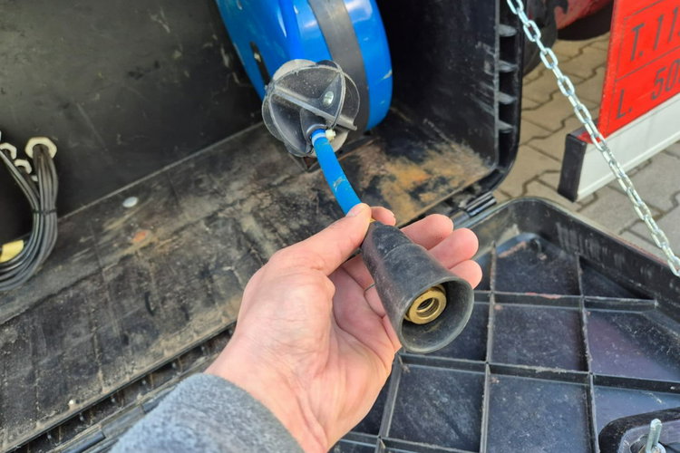 EuroCargo ML120 EEV Iveco Euro Cargo ML 120 / DOPEL KABINA 6 OSÓB / RUCHOMA PODŁOGA zdjęcie 24