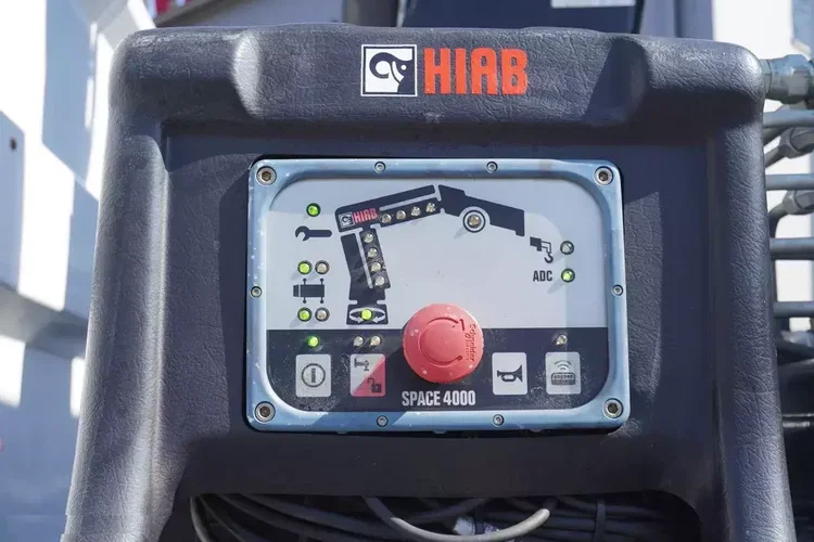 Mercedes Arocs 1830 / 90 tys. km / HIAB 111 B-2 HIDUO zdjęcie 15