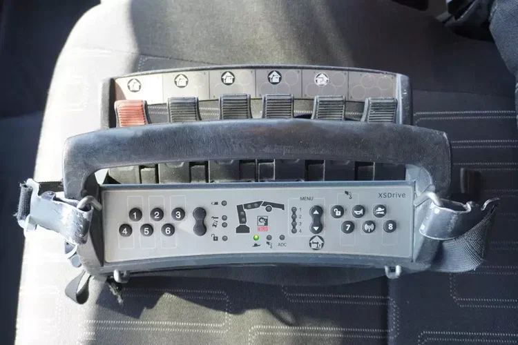 Mercedes Arocs 1830 / 90 tys. km / HIAB 111 B-2 HIDUO zdjęcie 16