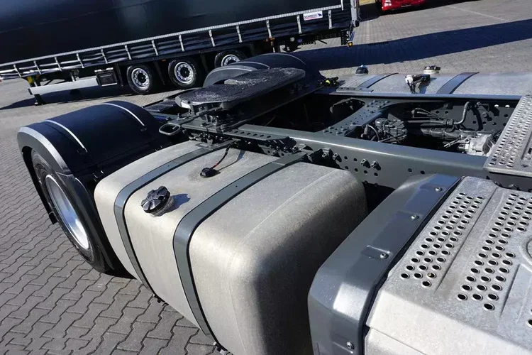 MERCEDES / ACTROS L / 1848 / EURO 6 / MP 5 / GIGA SPACE zdjęcie 37