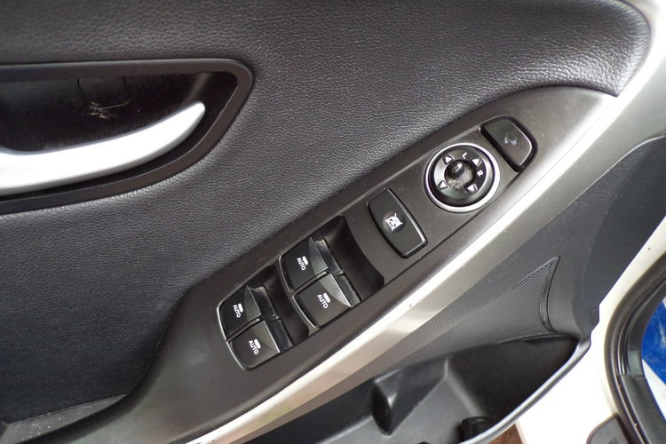 Hyundai i30 Kamera /Led /NAVI /Klimatronic /1.6 /135KM /2015 zdjęcie 20