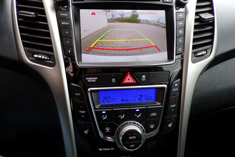 Hyundai i30 Kamera /Led /NAVI /Klimatronic /1.6 /135KM /2015 zdjęcie 21