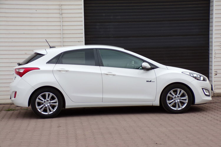 Hyundai i30 Kamera /Led /NAVI /Klimatronic /1.6 /135KM /2015 zdjęcie 4