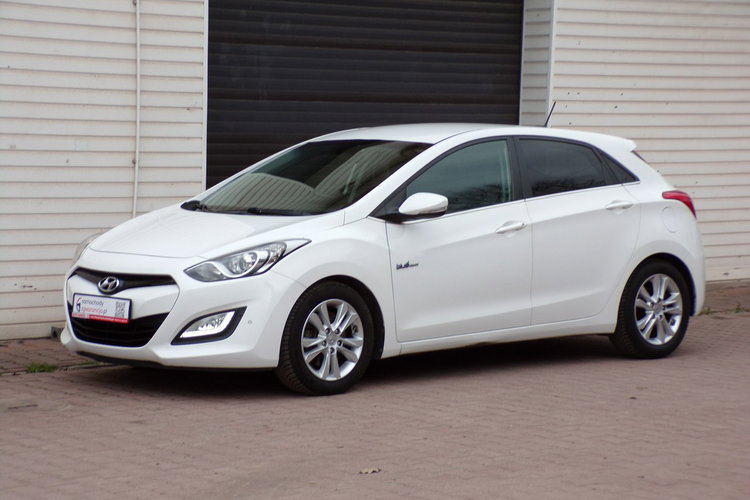 Hyundai i30 Kamera /Led /NAVI /Klimatronic /1.6 /135KM /2015 zdjęcie 8
