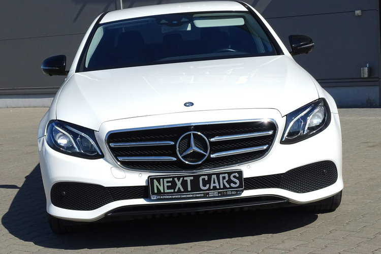 Mercedes E 220 zdjęcie 2