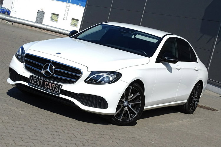 Mercedes E 220 zdjęcie 3