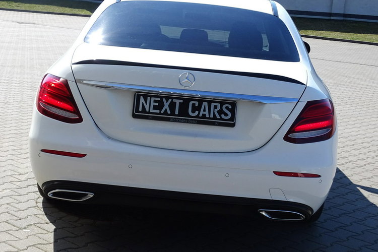 Mercedes E 220 zdjęcie 6