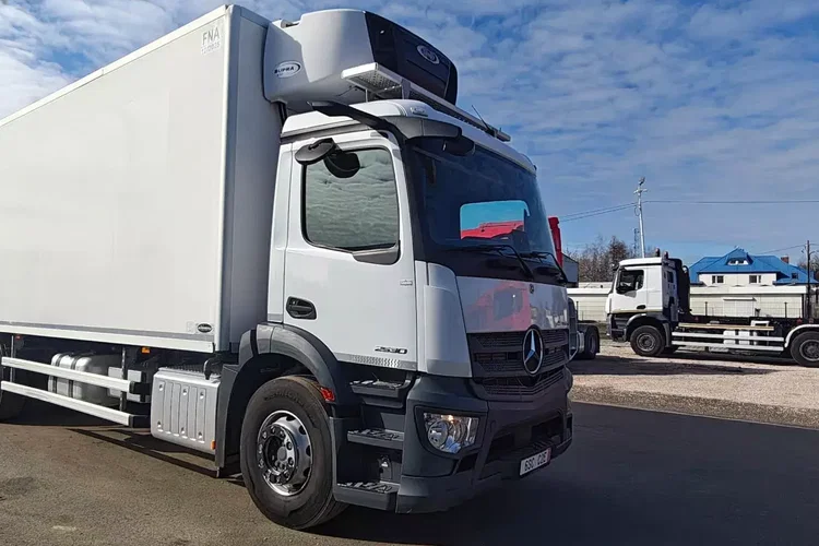 Mercedes ACTROS 2530 IZOTERMA CARRIER SUPRA 1050 zdjęcie 2