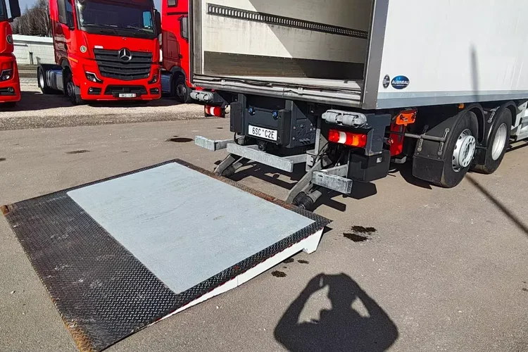 Mercedes ACTROS 2530 IZOTERMA CARRIER SUPRA 1050 zdjęcie 7
