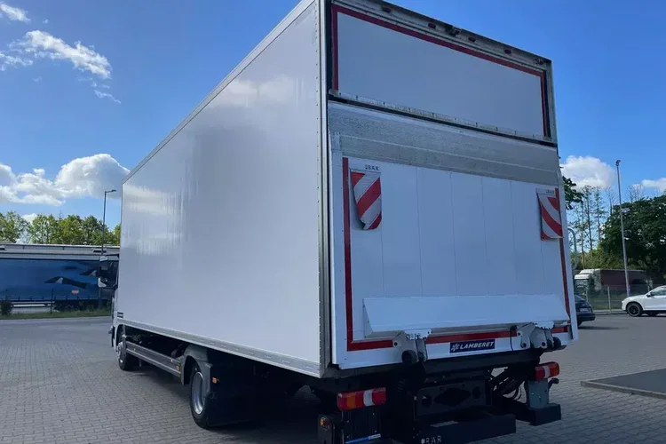 Mercedes ATEGO 818, IZOTERMA OGRZEWANA zdjęcie 8