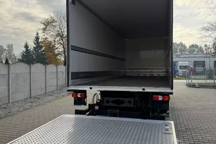 Mercedes ATEGO 1318 IZOTERMA 20 PALET zdjęcie 8