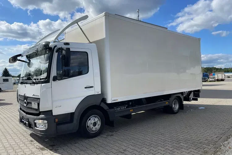 Mercedes ATEGO 818 , ładowność 3.2 tony zdjęcie 10