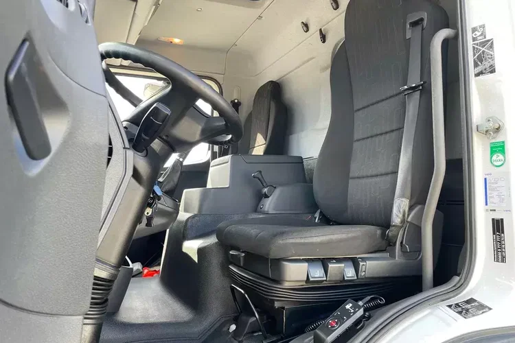 Mercedes ATEGO 818 , ładowność 3.2 tony zdjęcie 13