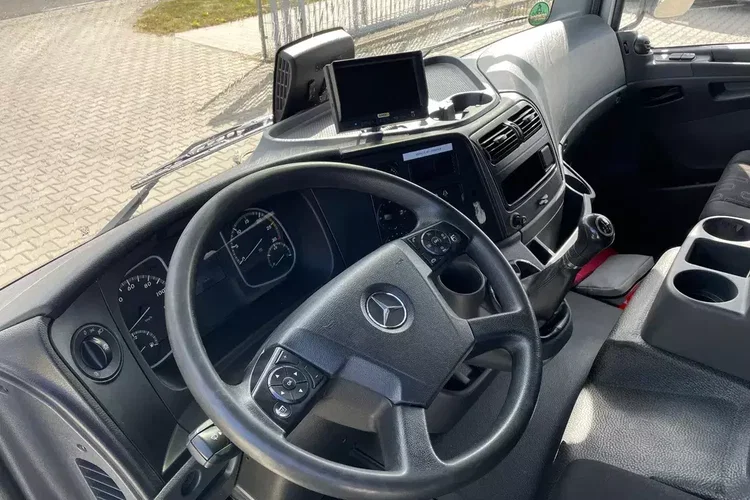 Mercedes ATEGO 818 , ładowność 3.2 tony zdjęcie 14